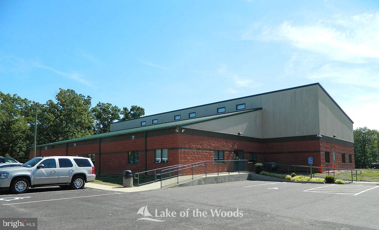 3608 Lakeview Pkwy