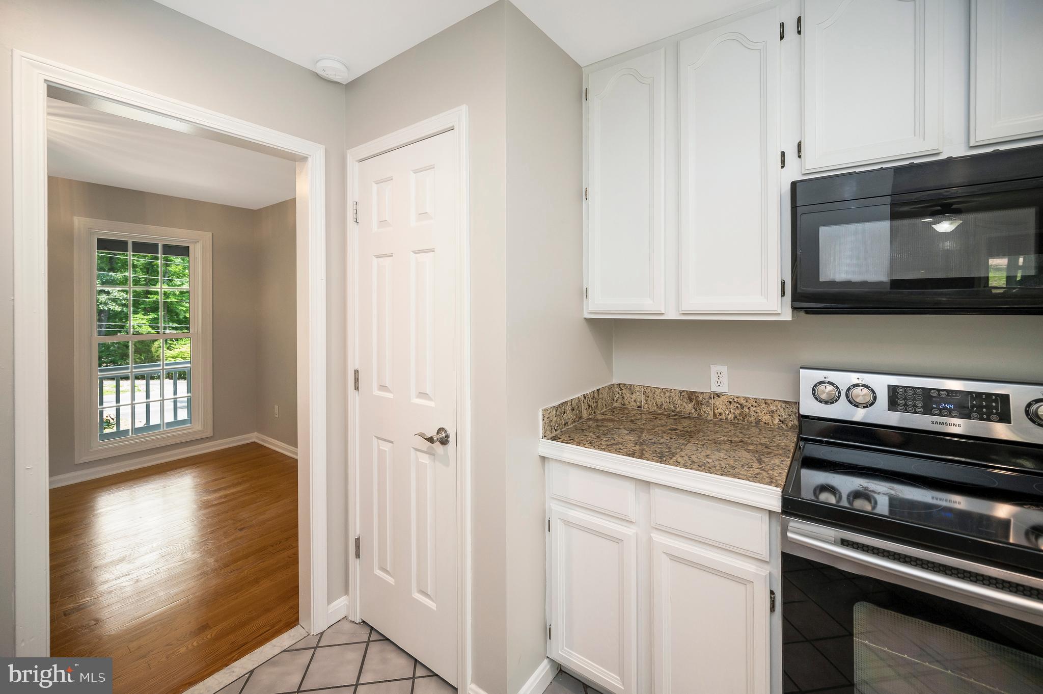 3608 Lakeview Pkwy