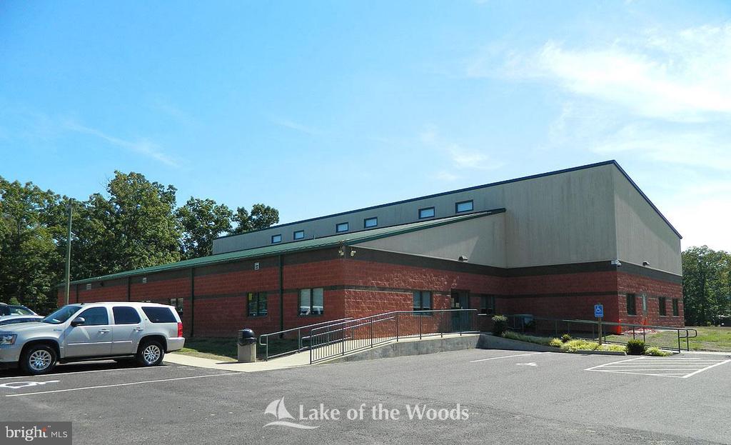 3608 Lakeview Pkwy