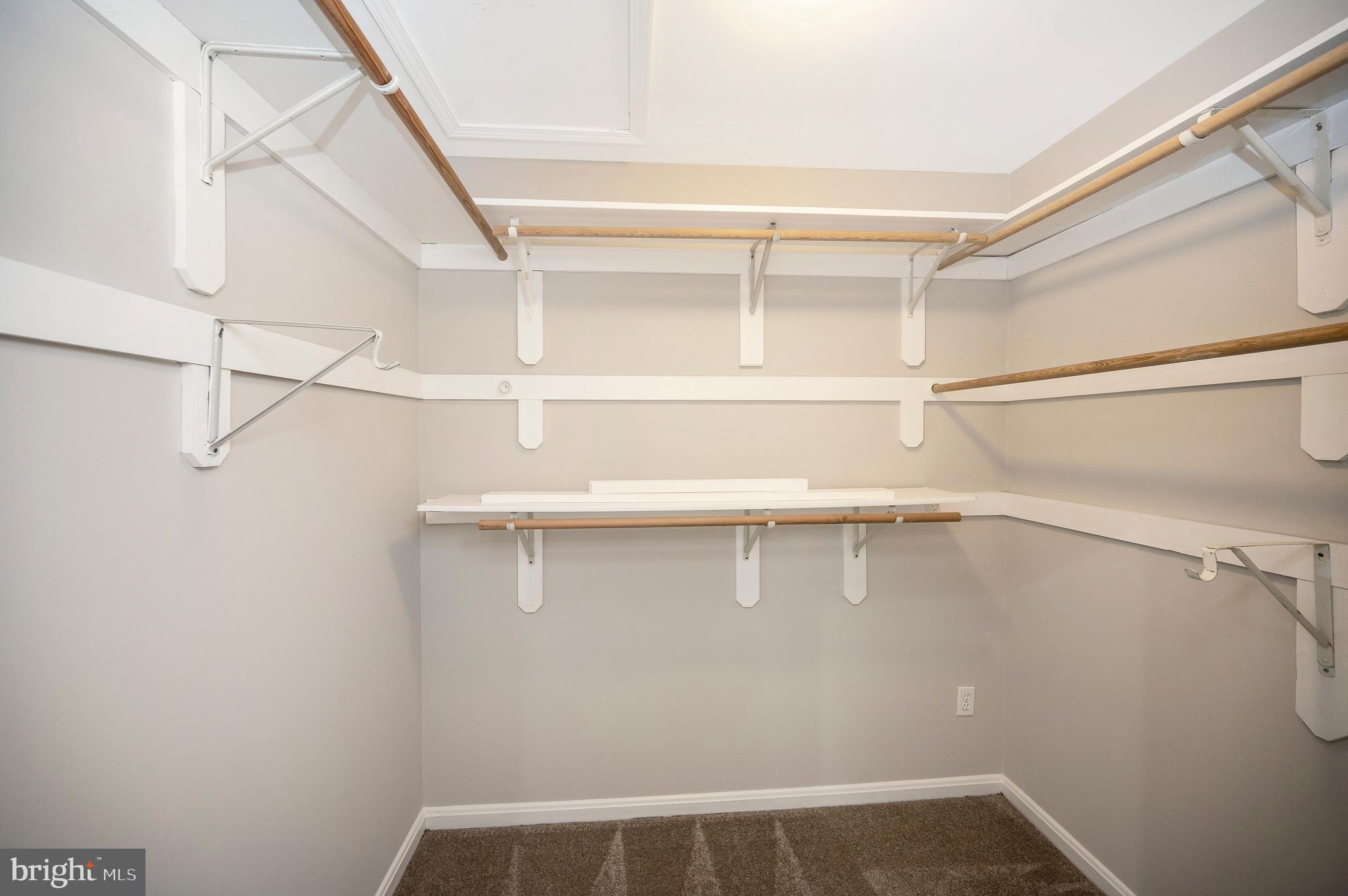 3608 Lakeview Pkwy