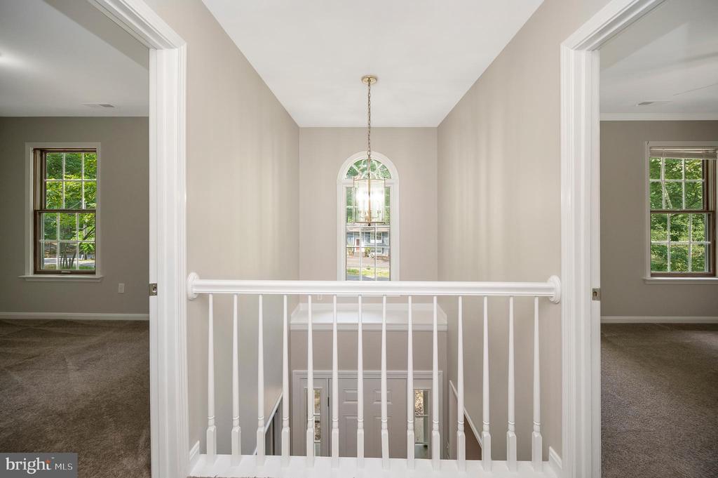 3608 Lakeview Pkwy