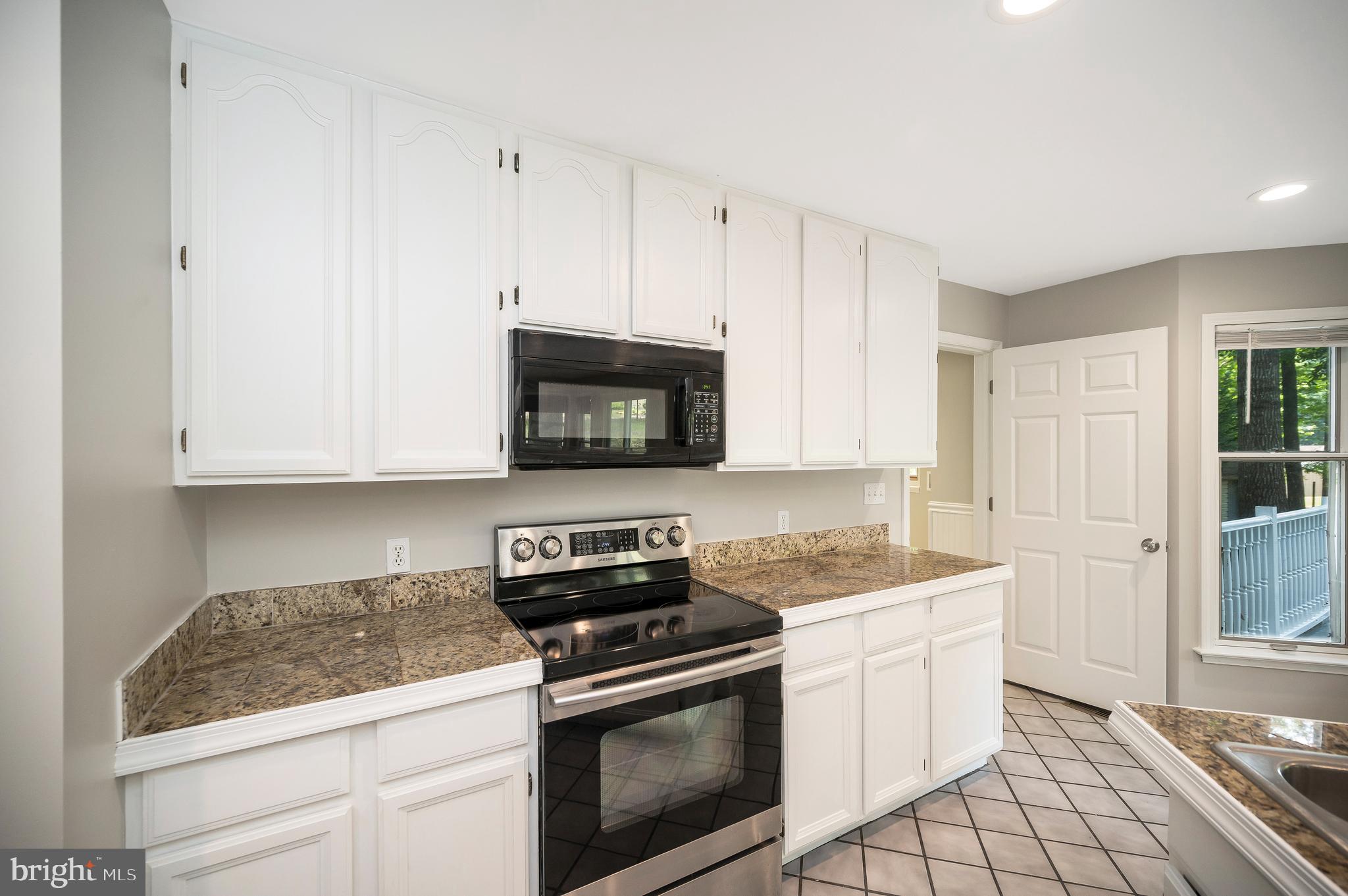 3608 Lakeview Pkwy