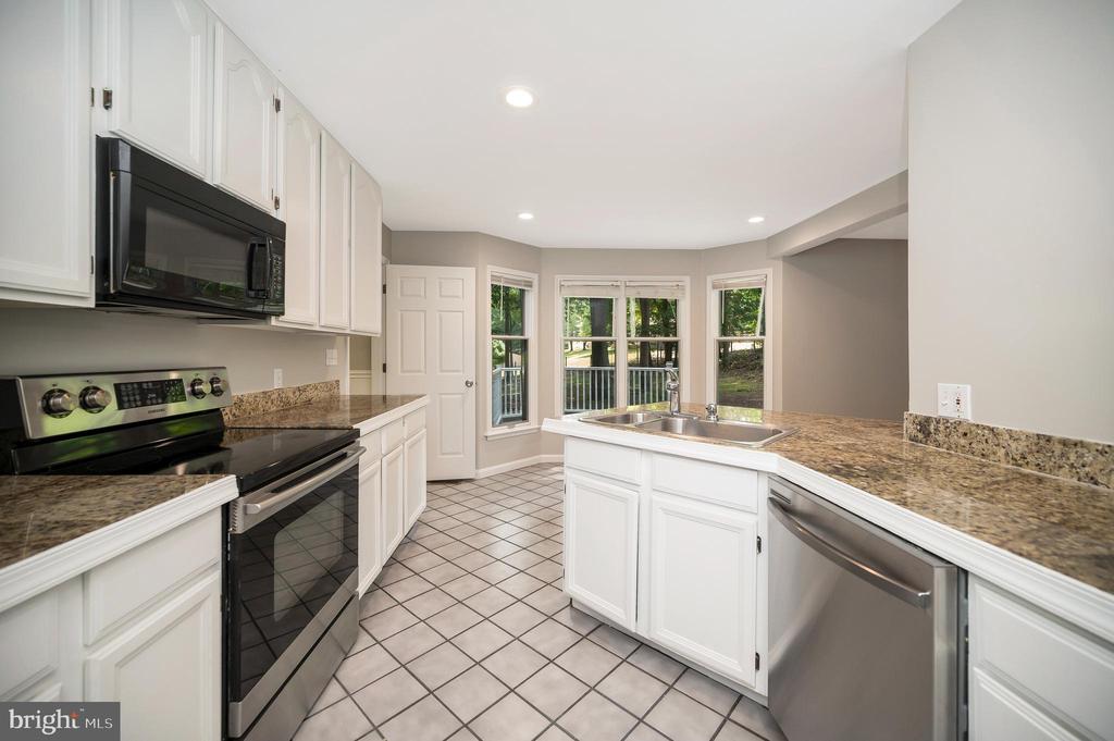 3608 Lakeview Pkwy