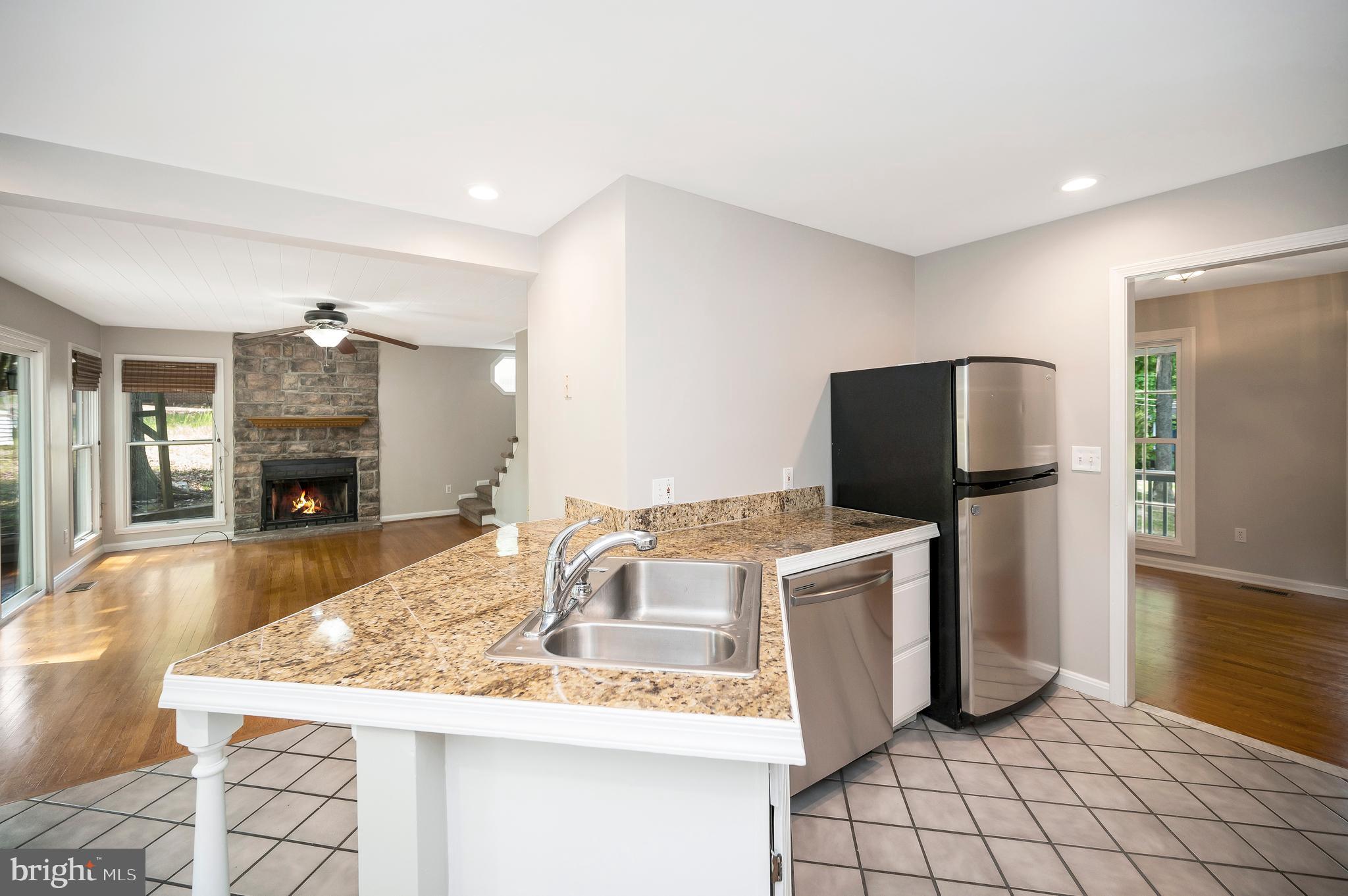 3608 Lakeview Pkwy
