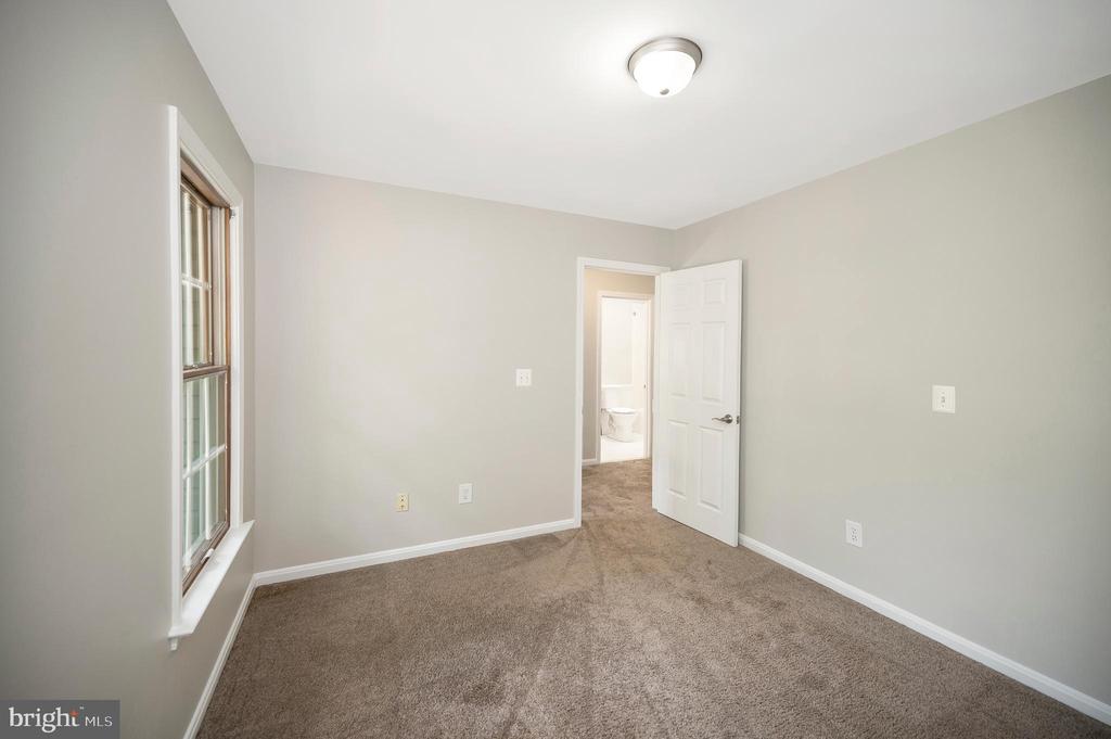 3608 Lakeview Pkwy