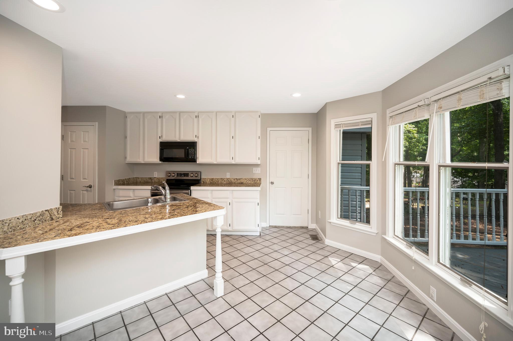 3608 Lakeview Pkwy
