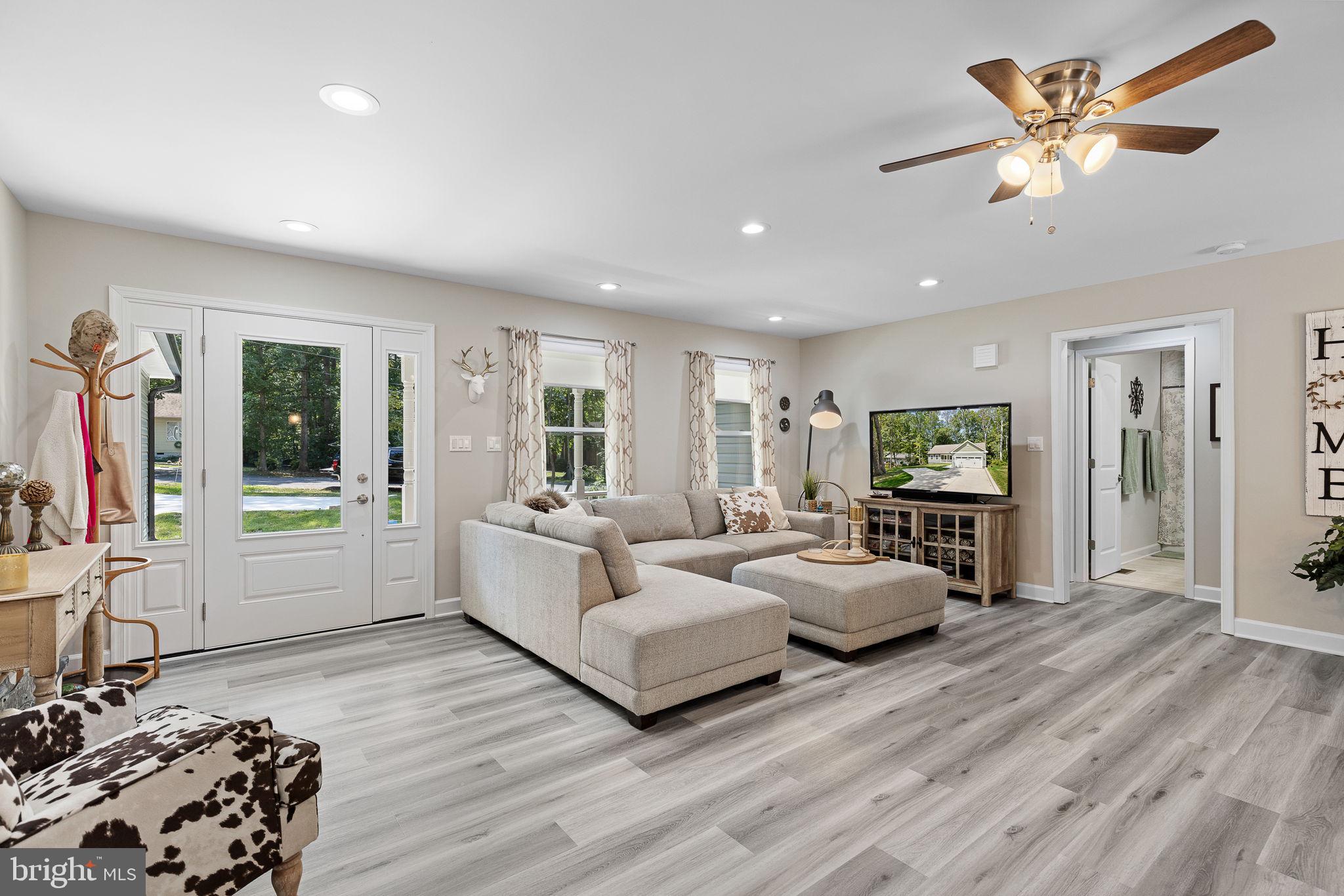 110 Carriage Ct