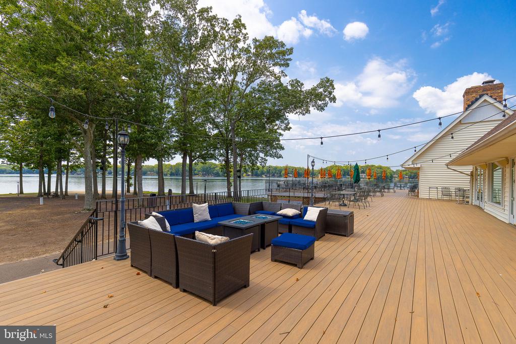 110 Carriage Ct