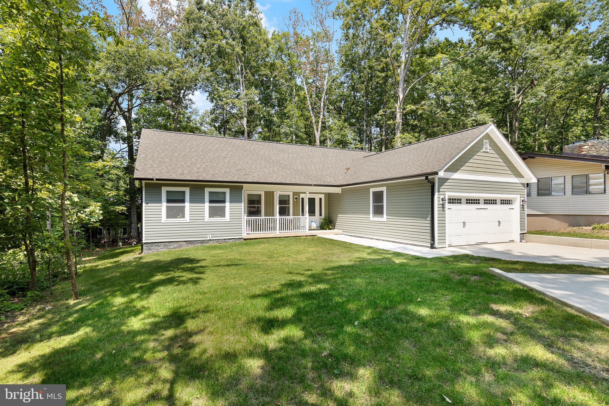 110 Carriage Ct