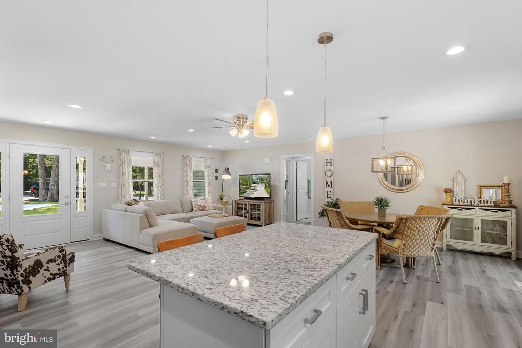 110 Carriage Ct