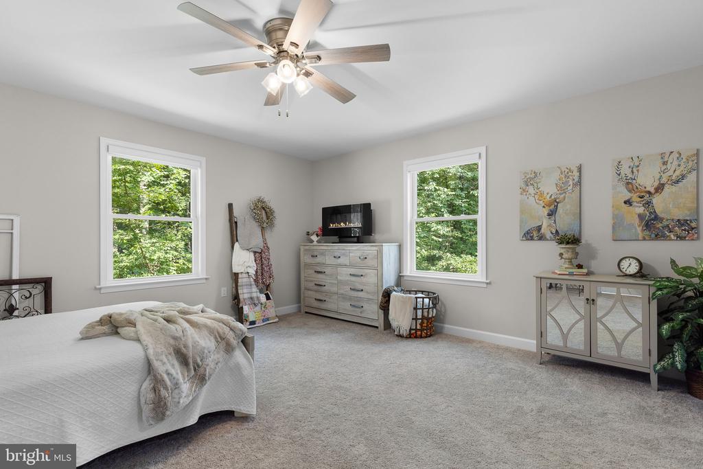110 Carriage Ct