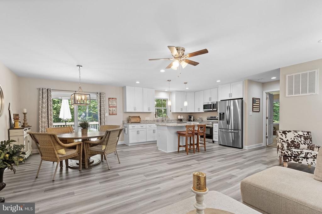 110 Carriage Ct