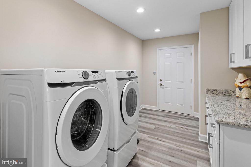 110 Carriage Ct