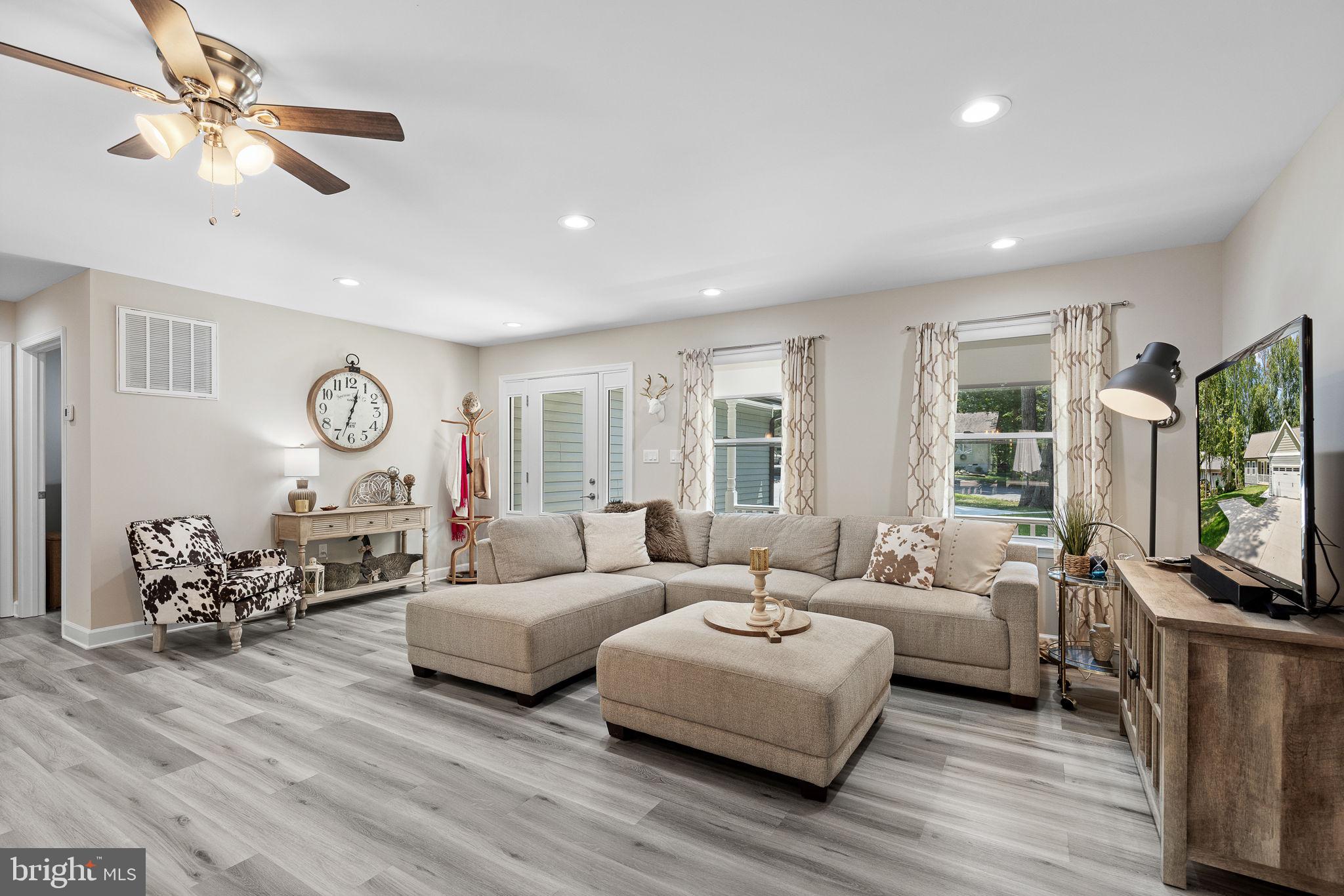 110 Carriage Ct