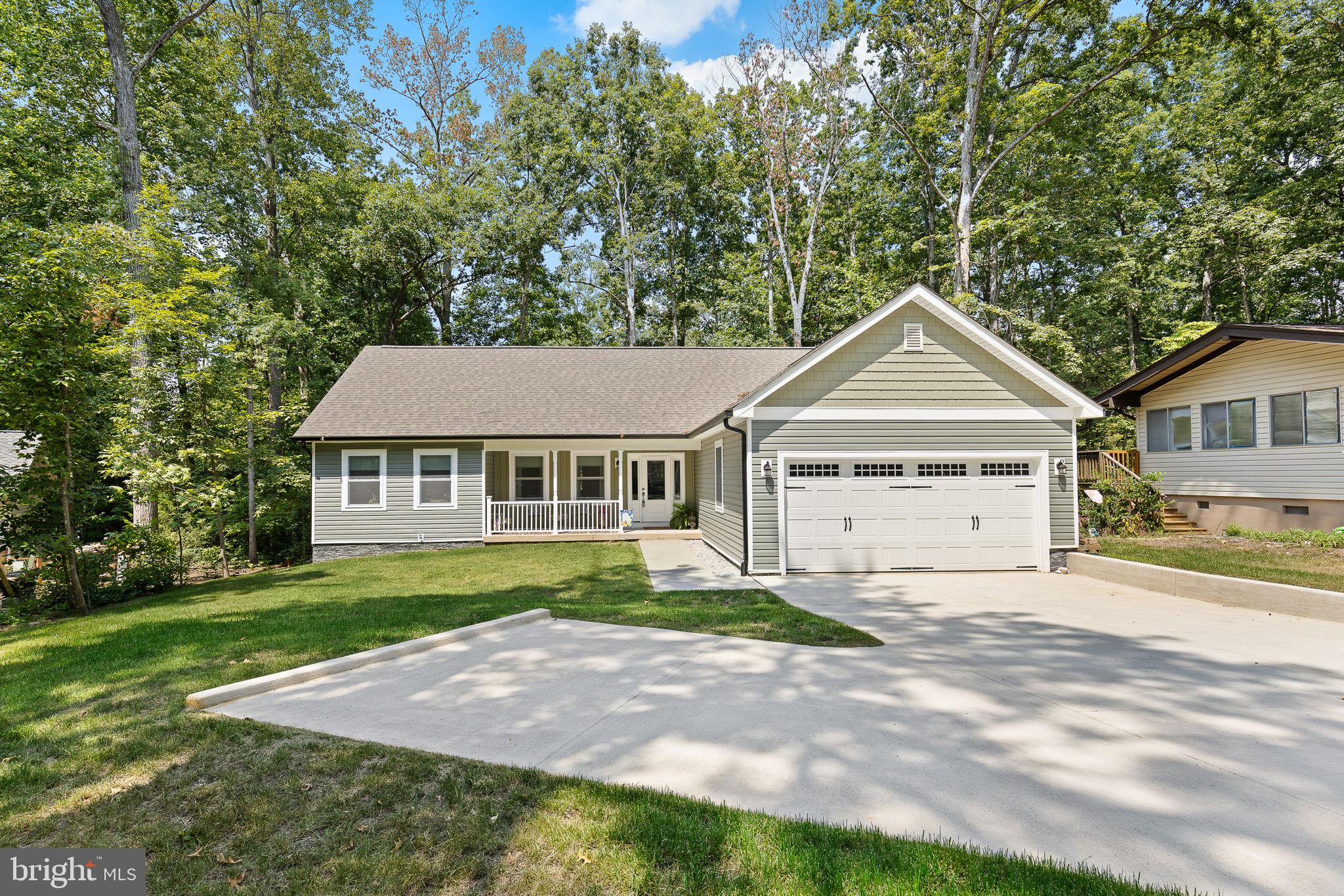 110 Carriage Ct