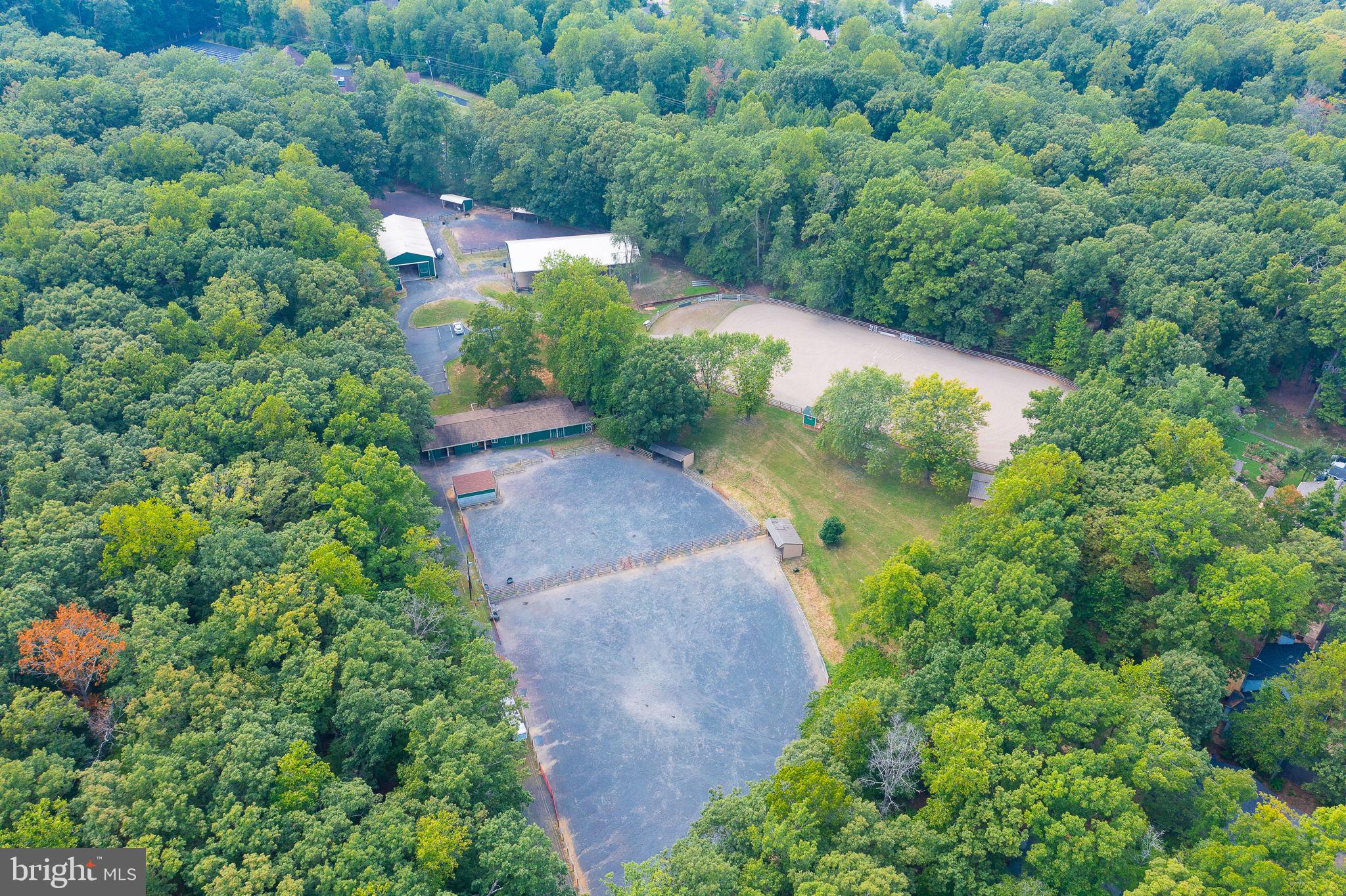 110 Carriage Ct