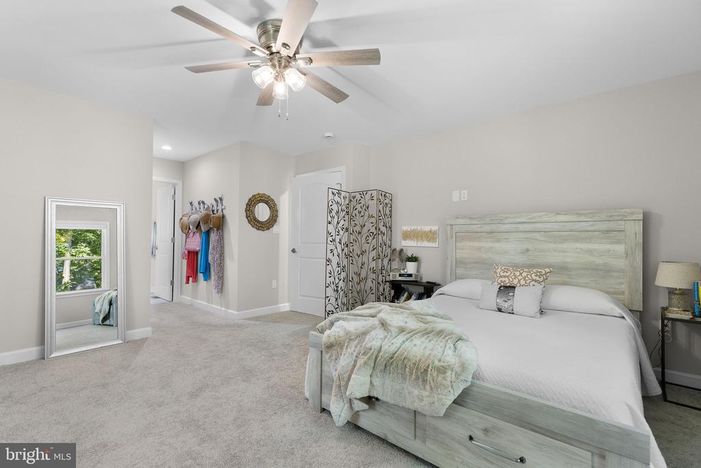 110 Carriage Ct
