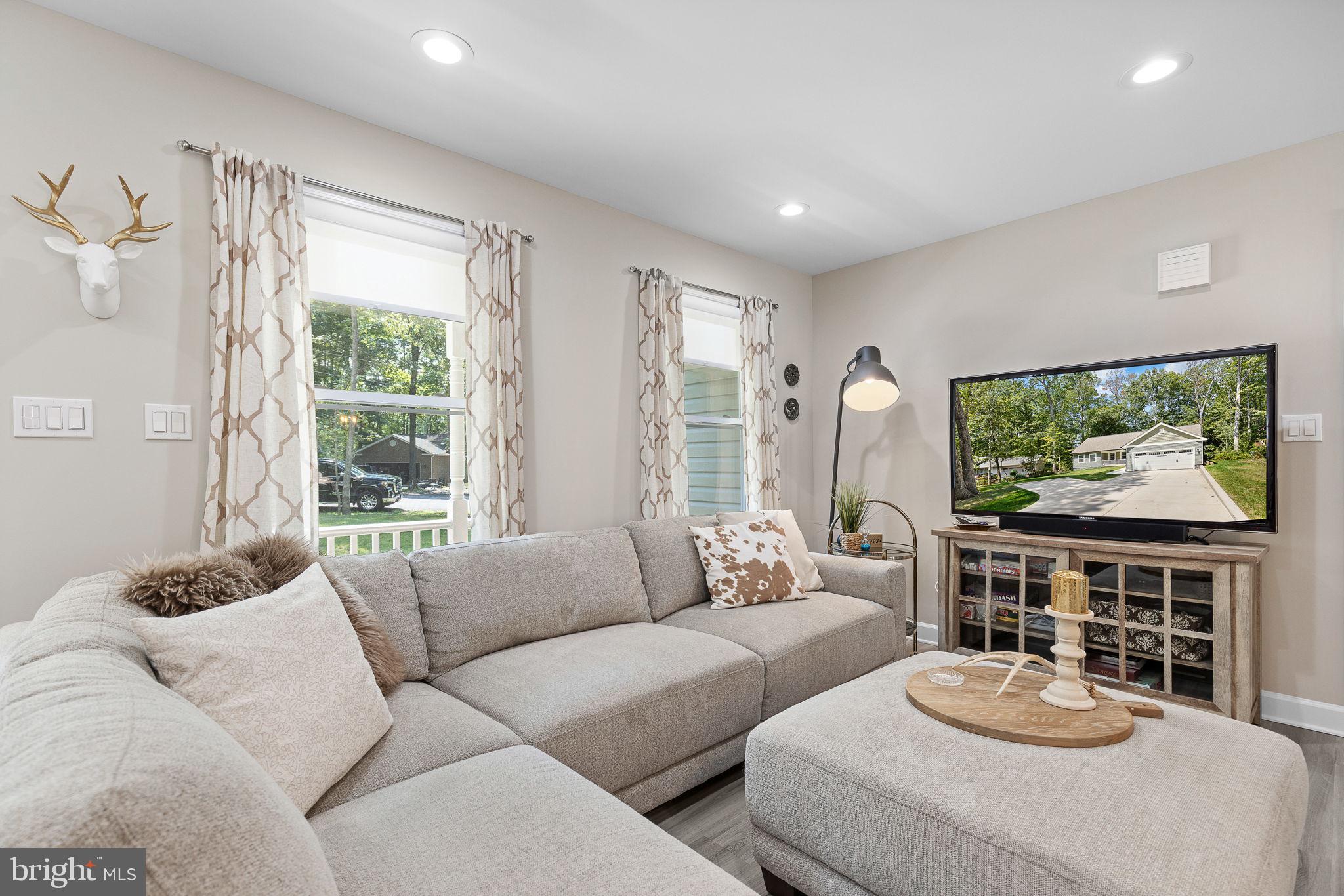 110 Carriage Ct