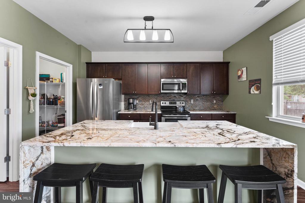 276 PARKER PLACE