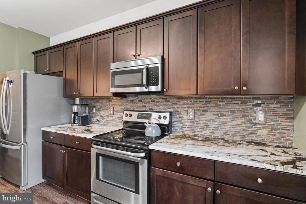 276 PARKER PLACE