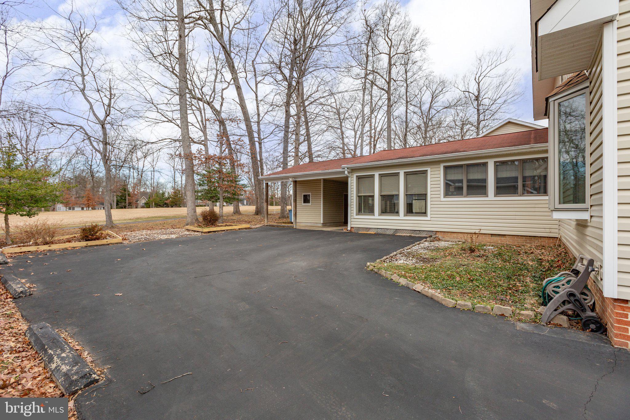 310 Limestone Ln