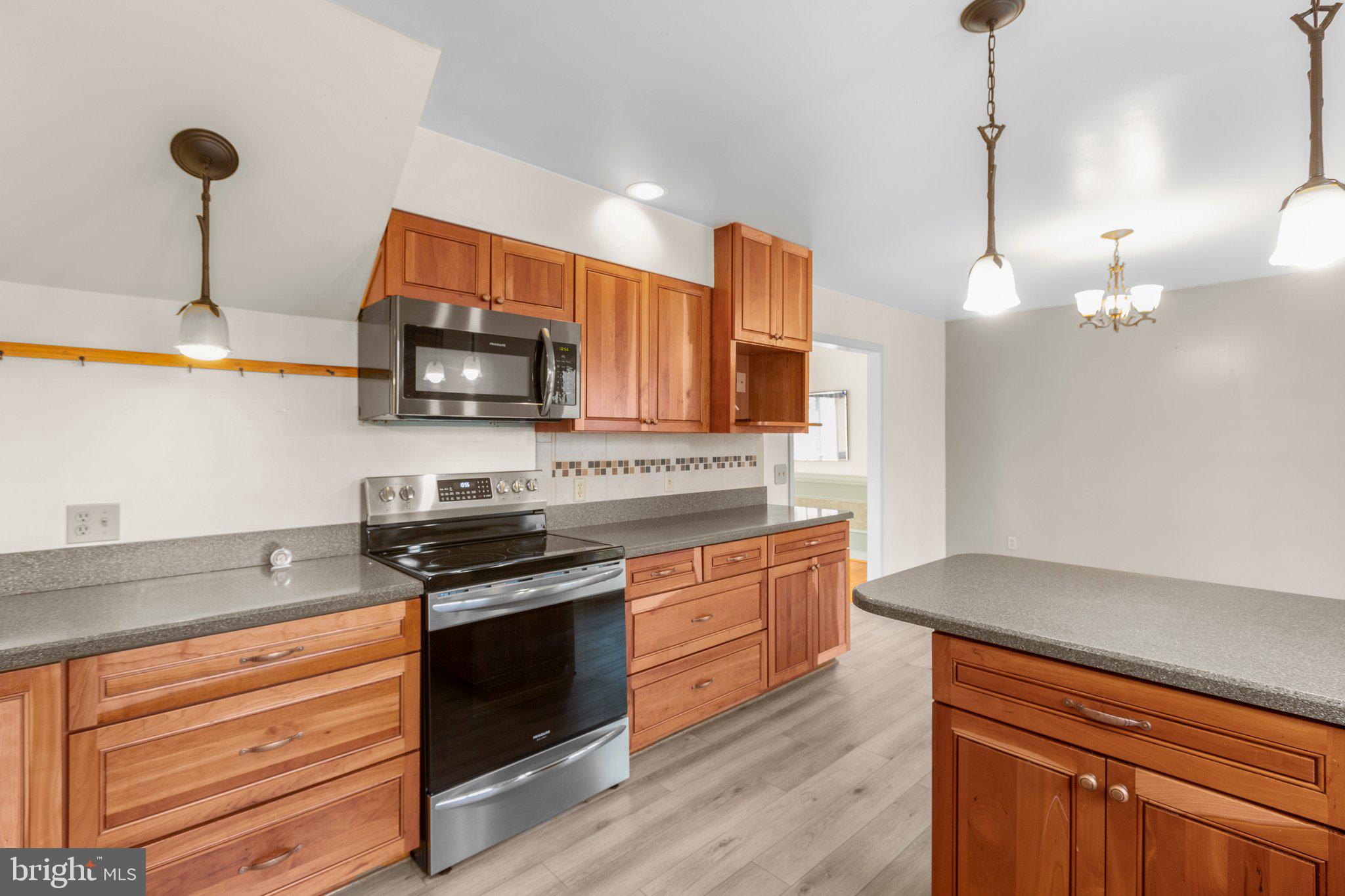 310 Limestone Ln