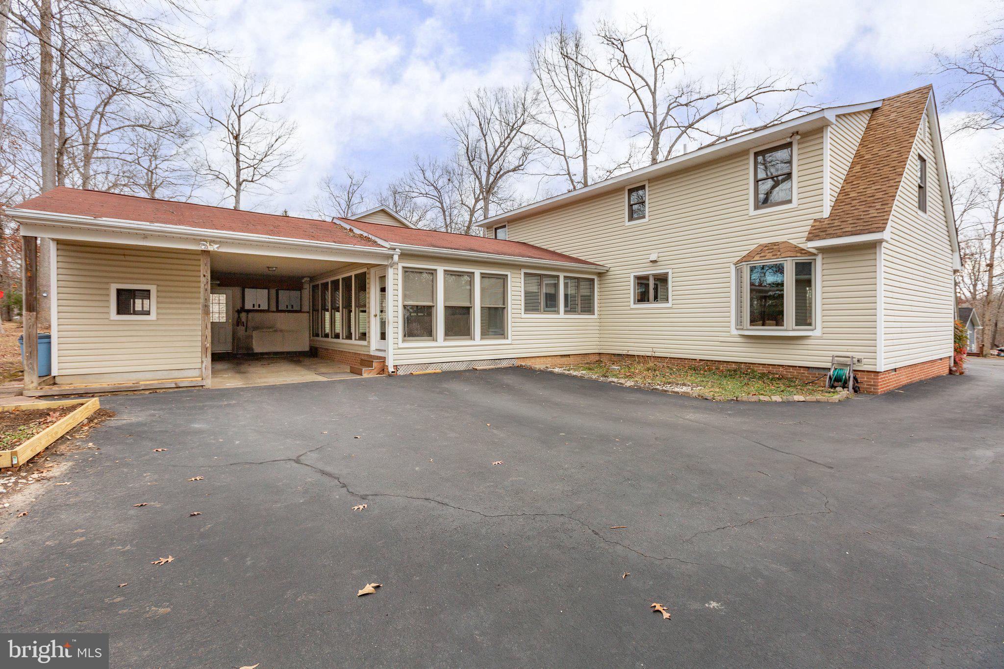 310 Limestone Ln