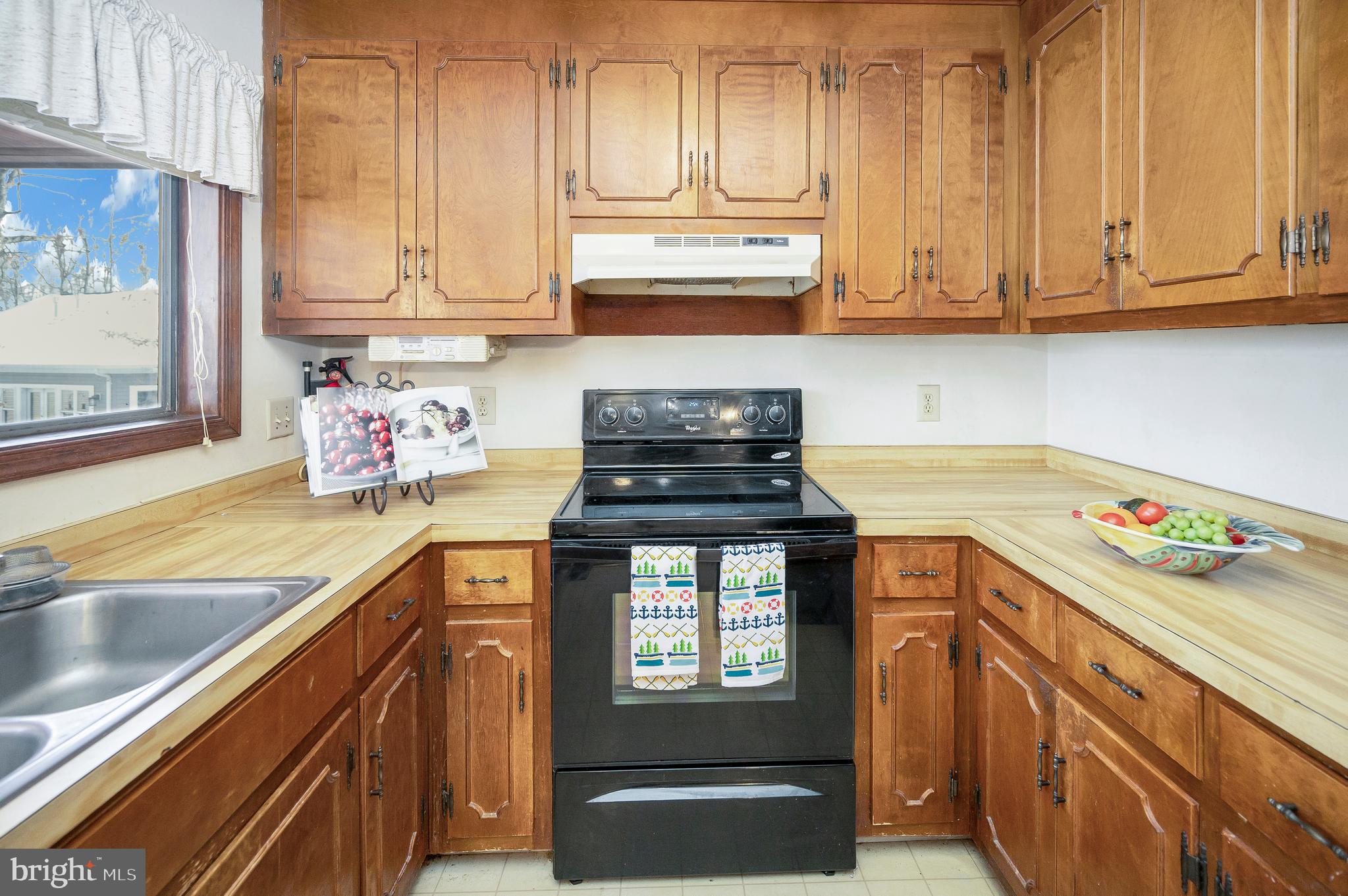 102 Sunset Ct