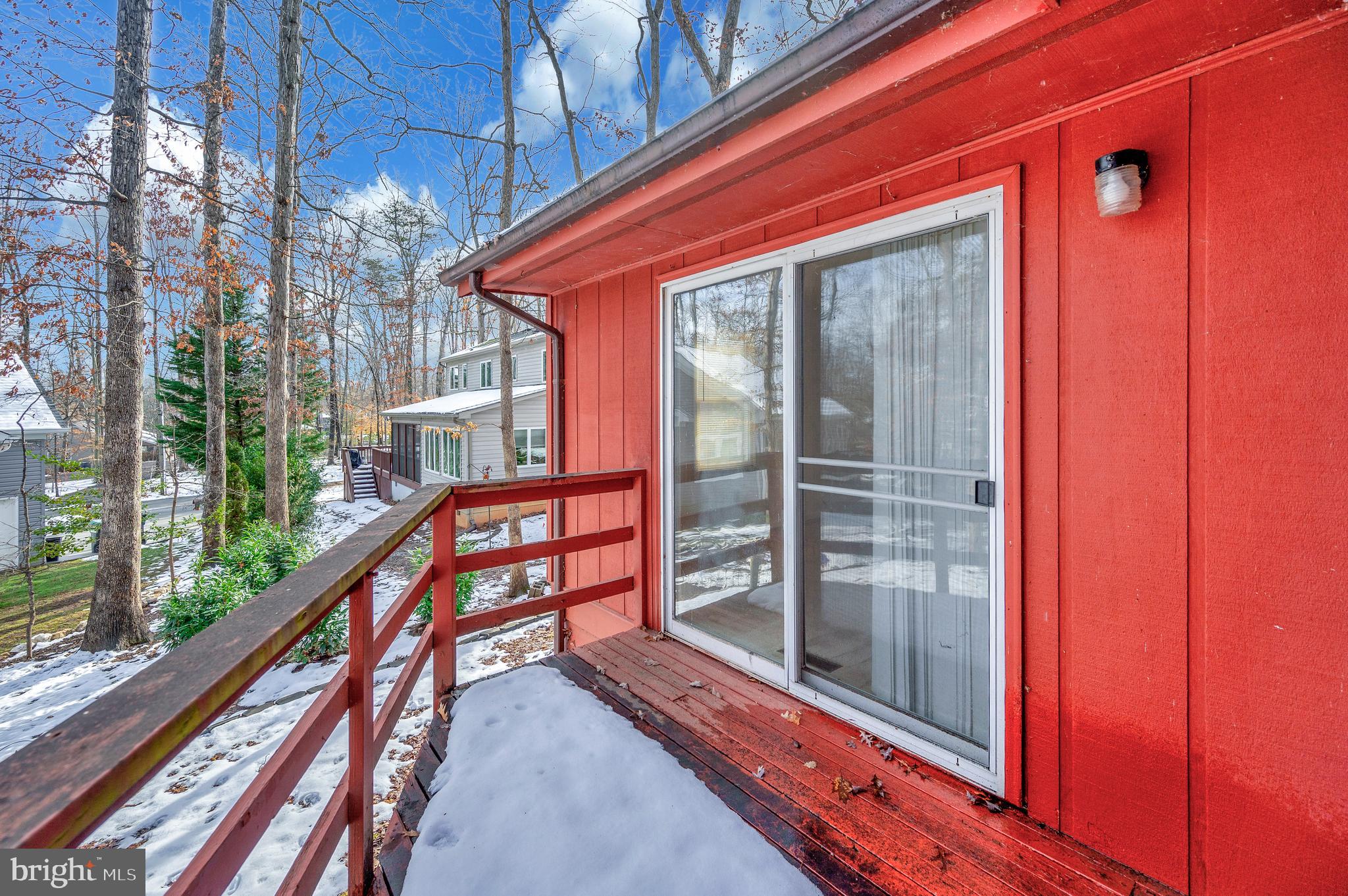 102 Sunset Ct