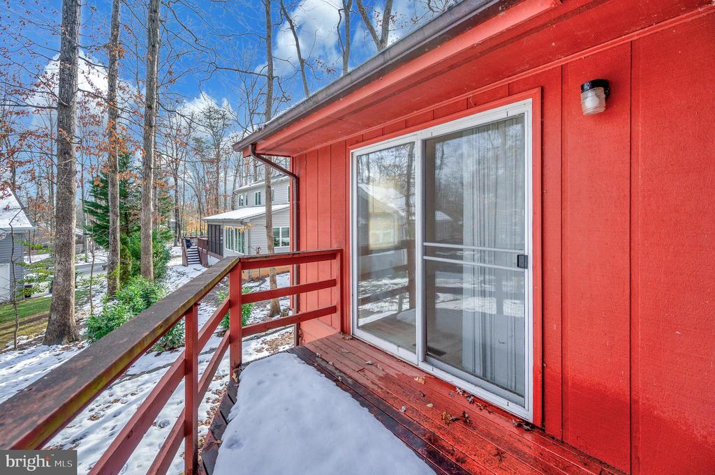 102 Sunset Ct