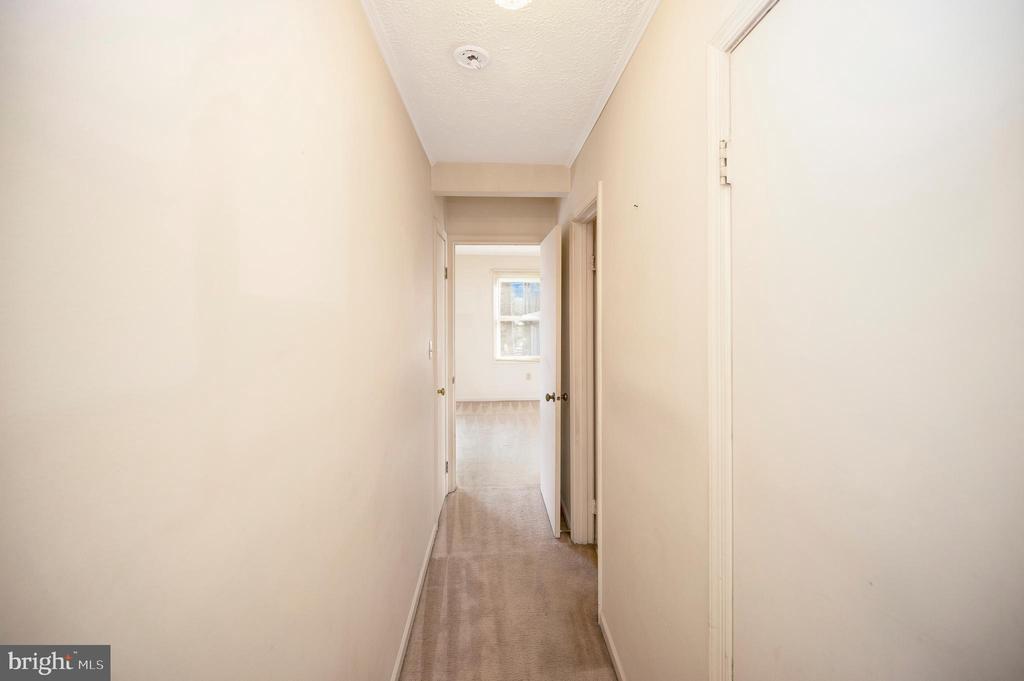 102 Sunset Ct