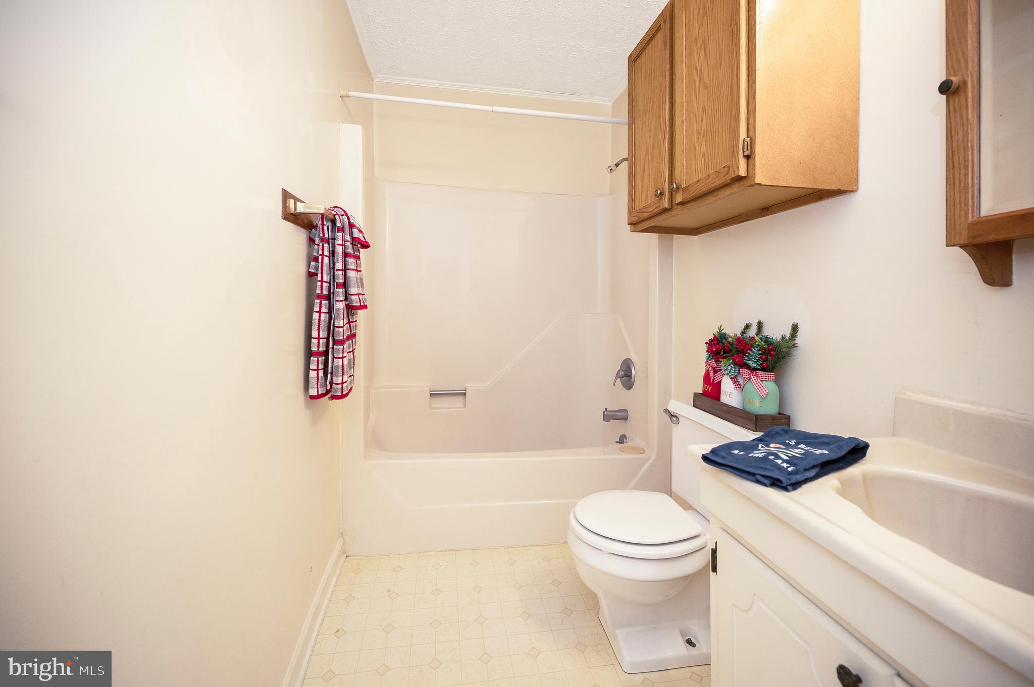 102 Sunset Ct