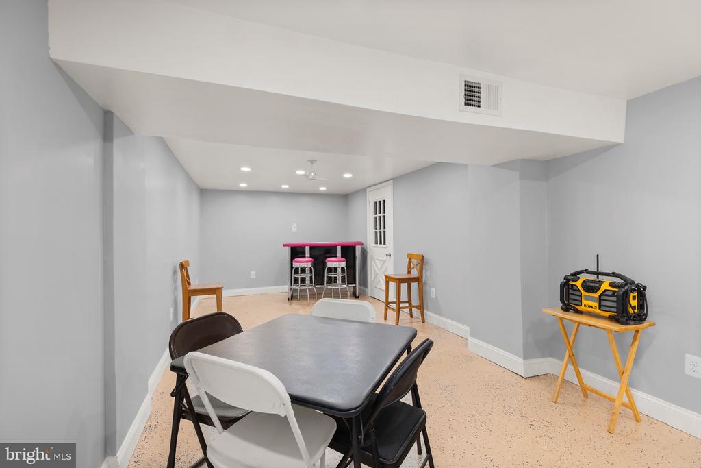 139 MONTICELLO CIRCLE