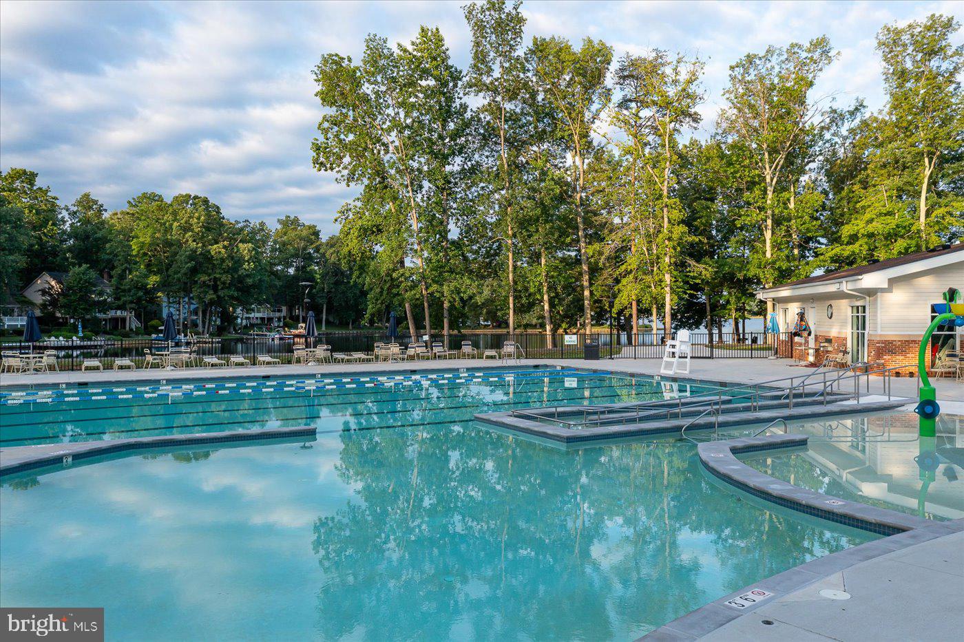 910 CONFEDERATE DRIVE