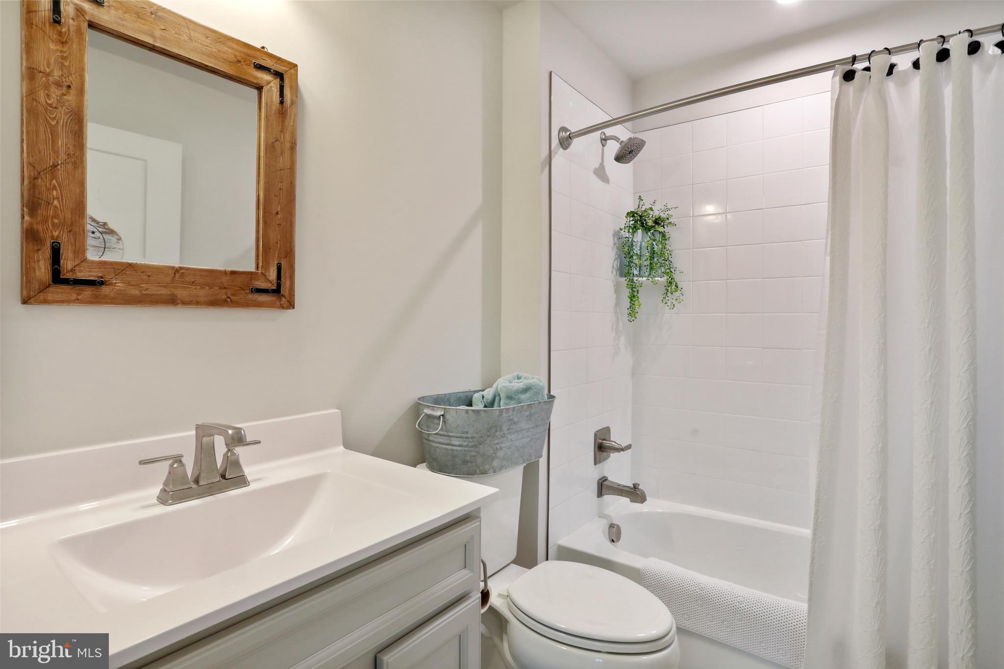 3438 Azalea Rd