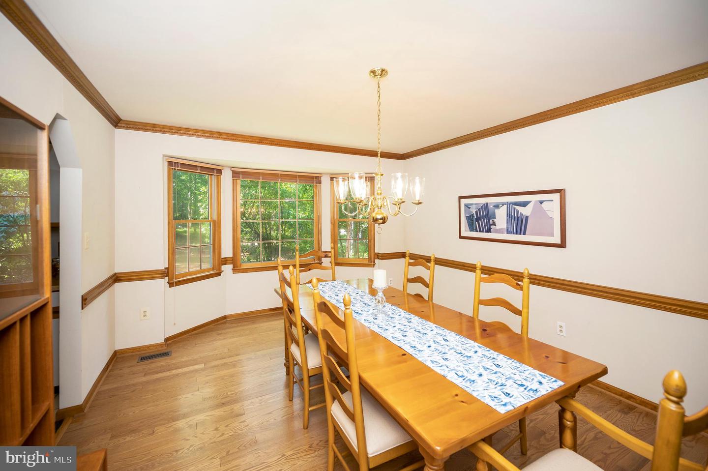 102 Hillside Dr