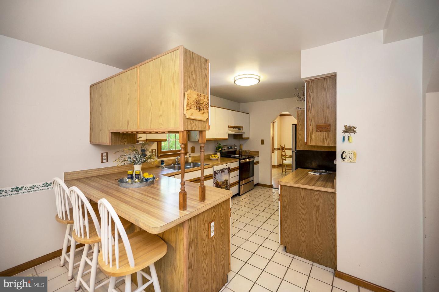 102 Hillside Dr