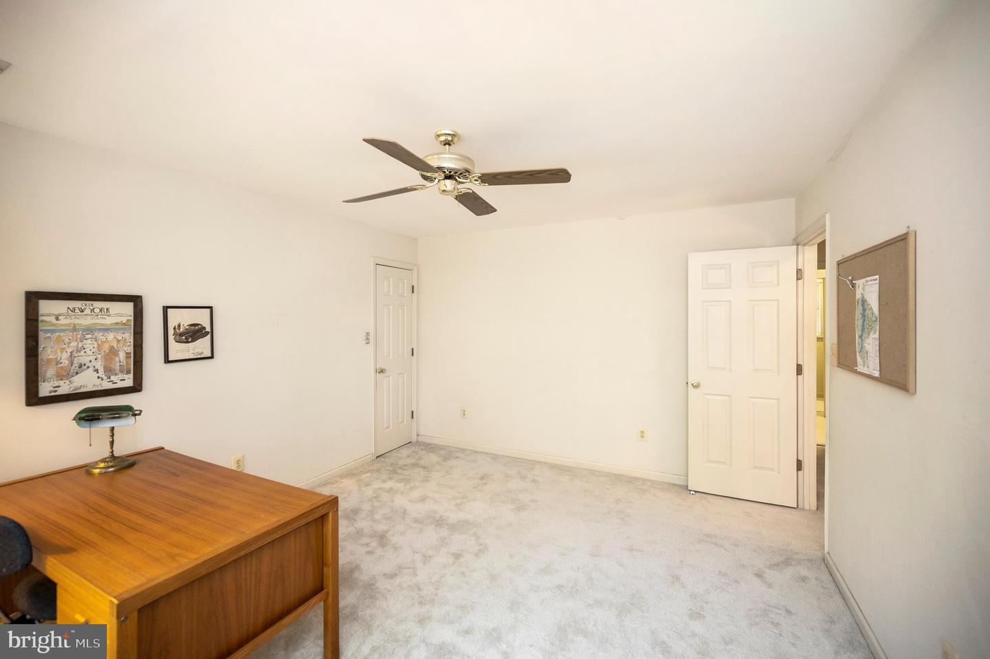 102 Hillside Dr