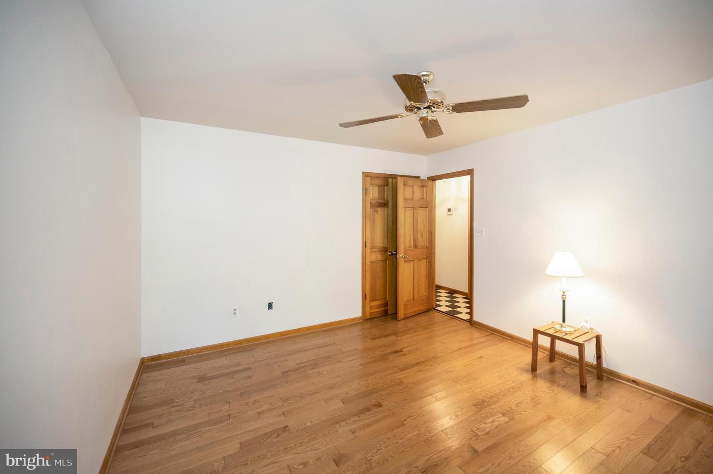 102 Hillside Dr