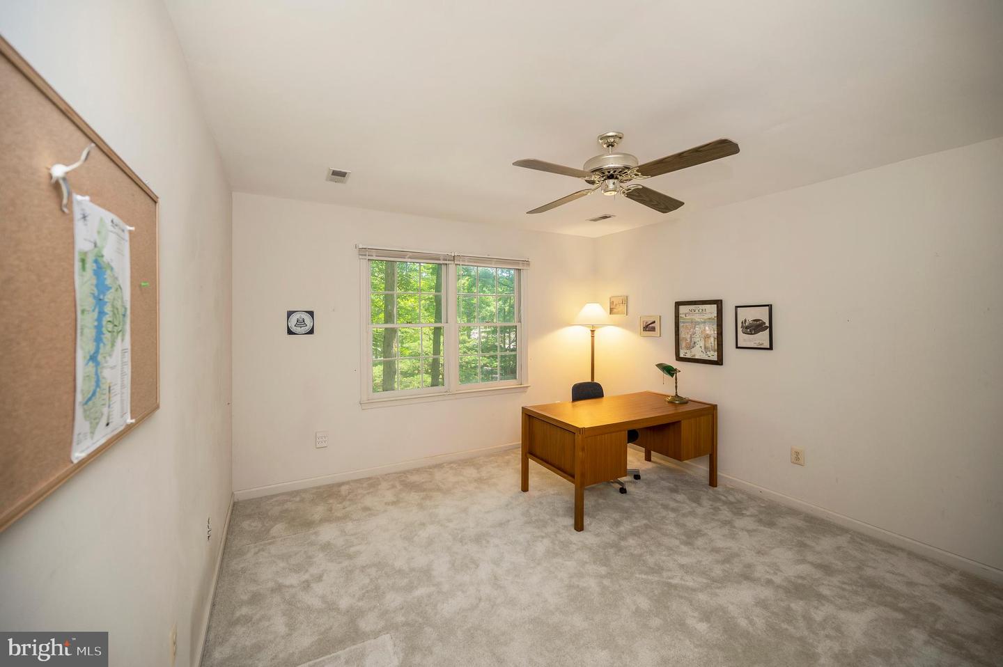 102 Hillside Dr