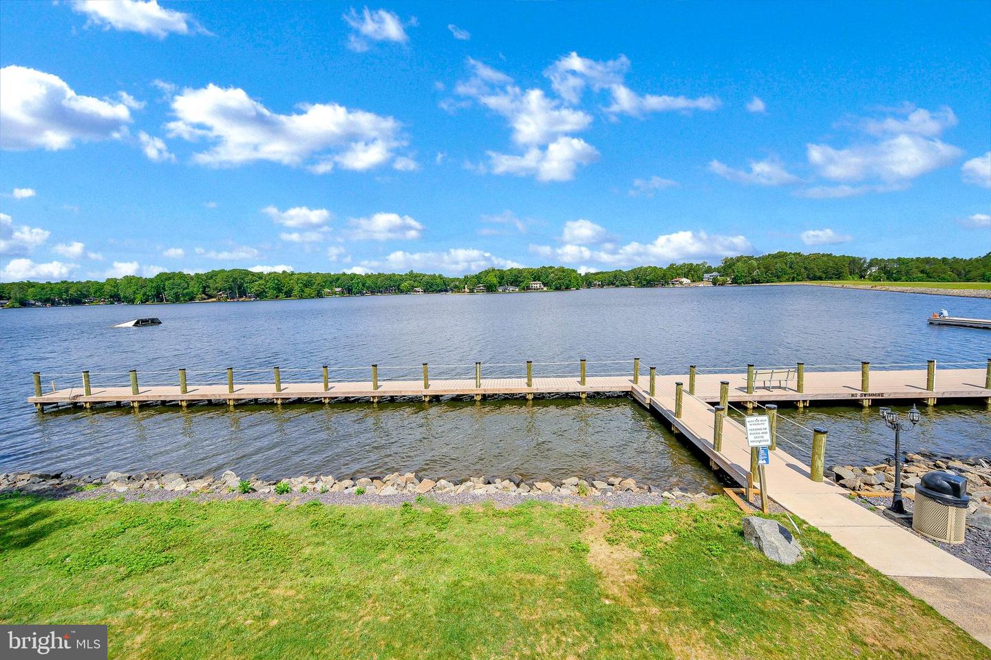 102 Hillside Dr