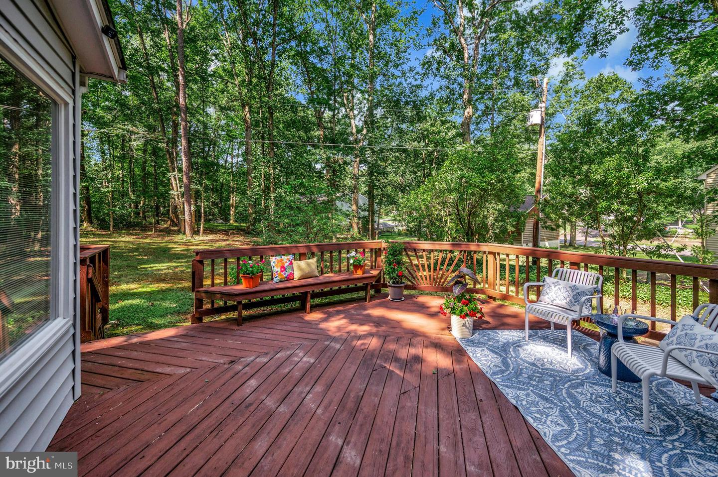 102 Hillside Dr
