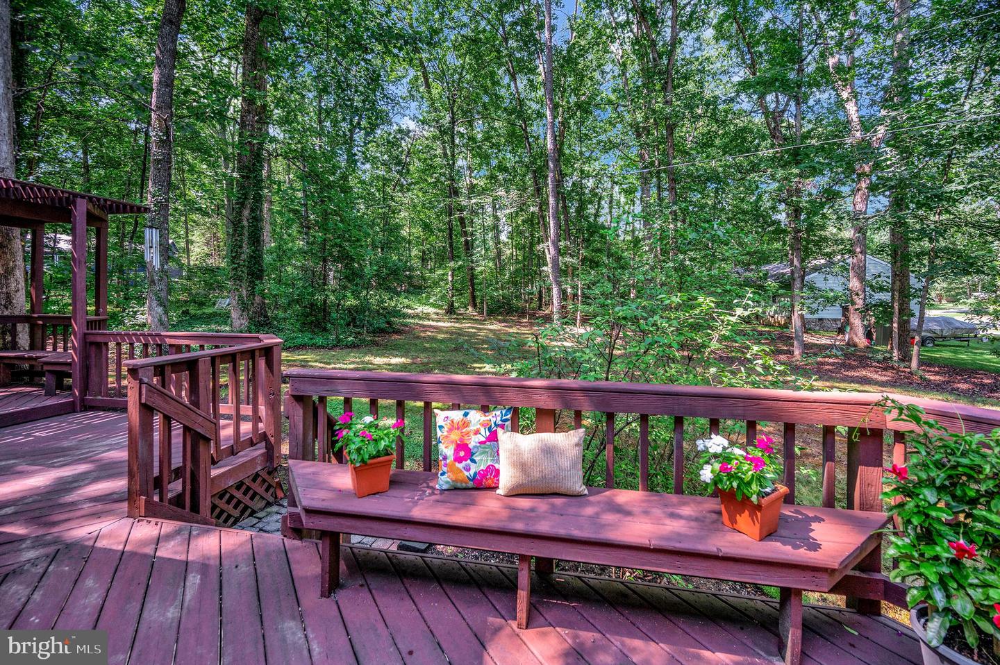 102 Hillside Dr
