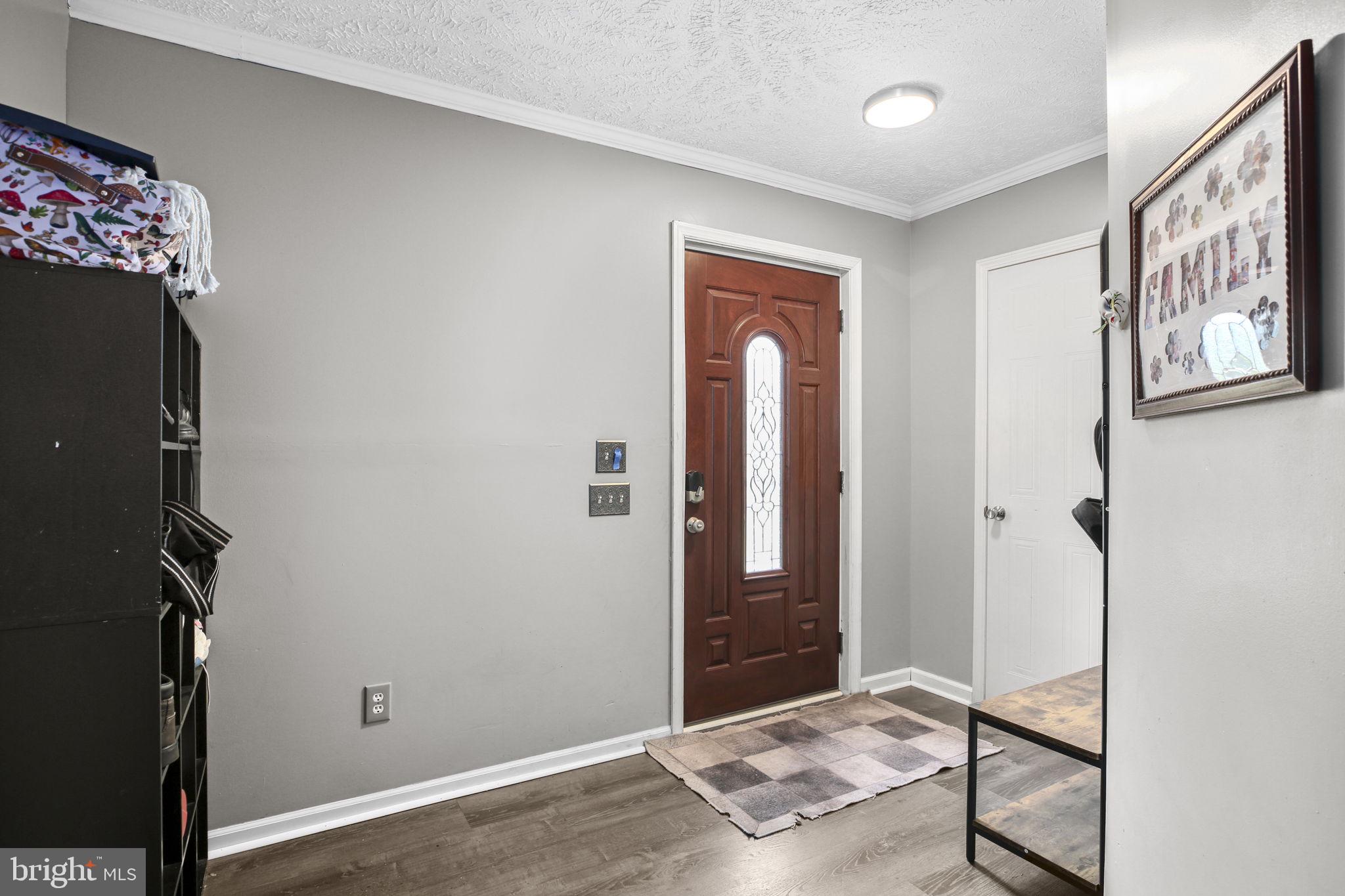 4253 Rolling Hills Dr