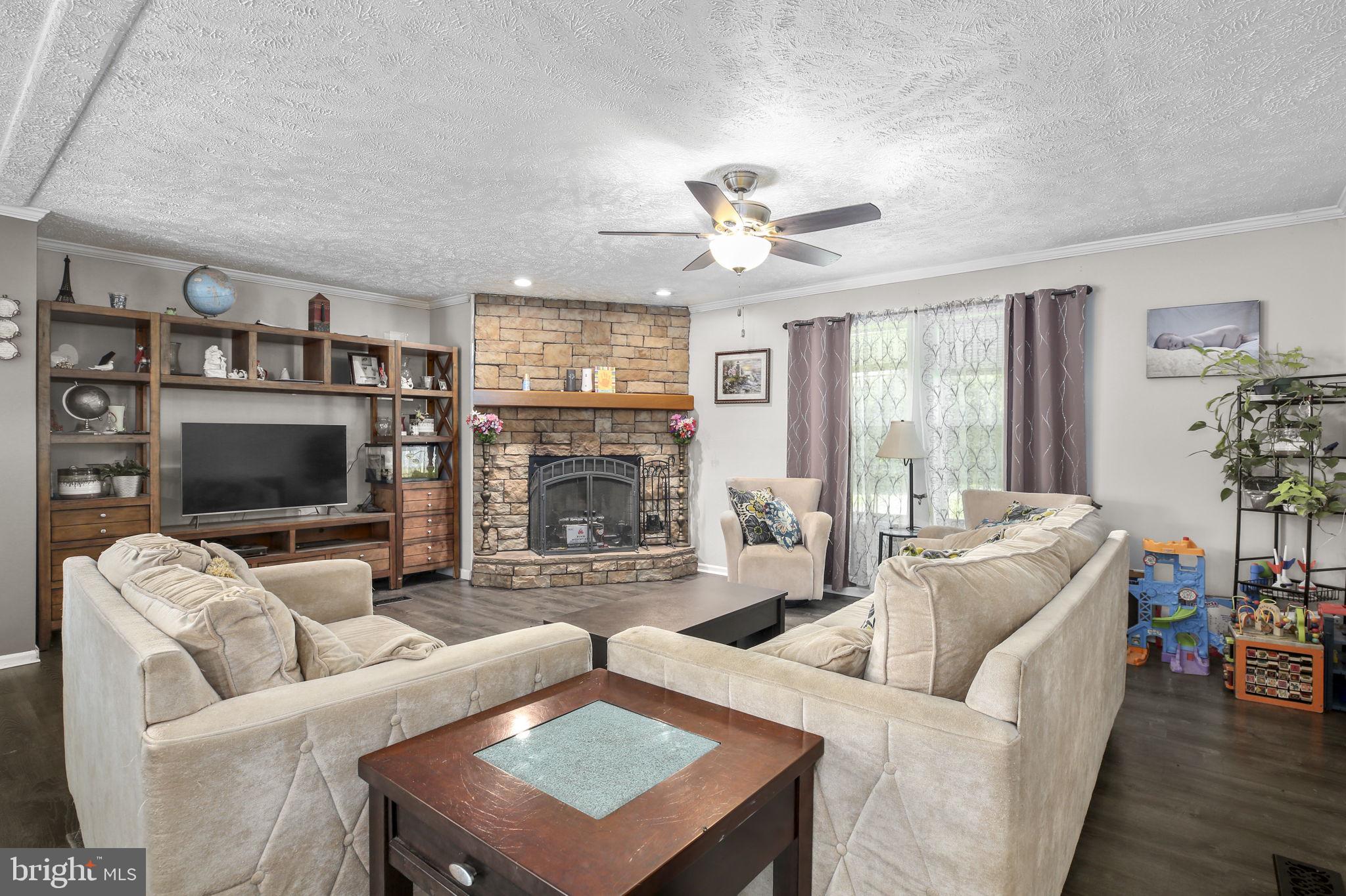 4253 Rolling Hills Dr