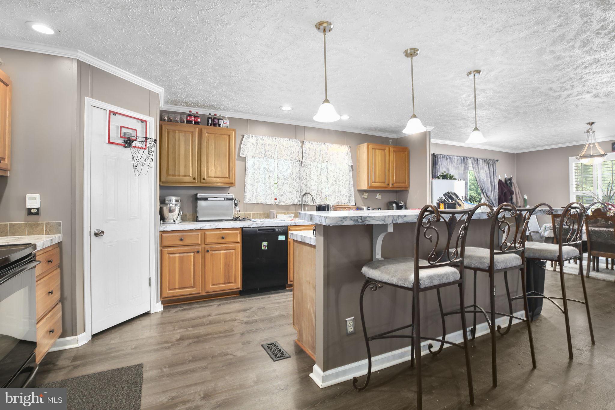 4253 Rolling Hills Dr