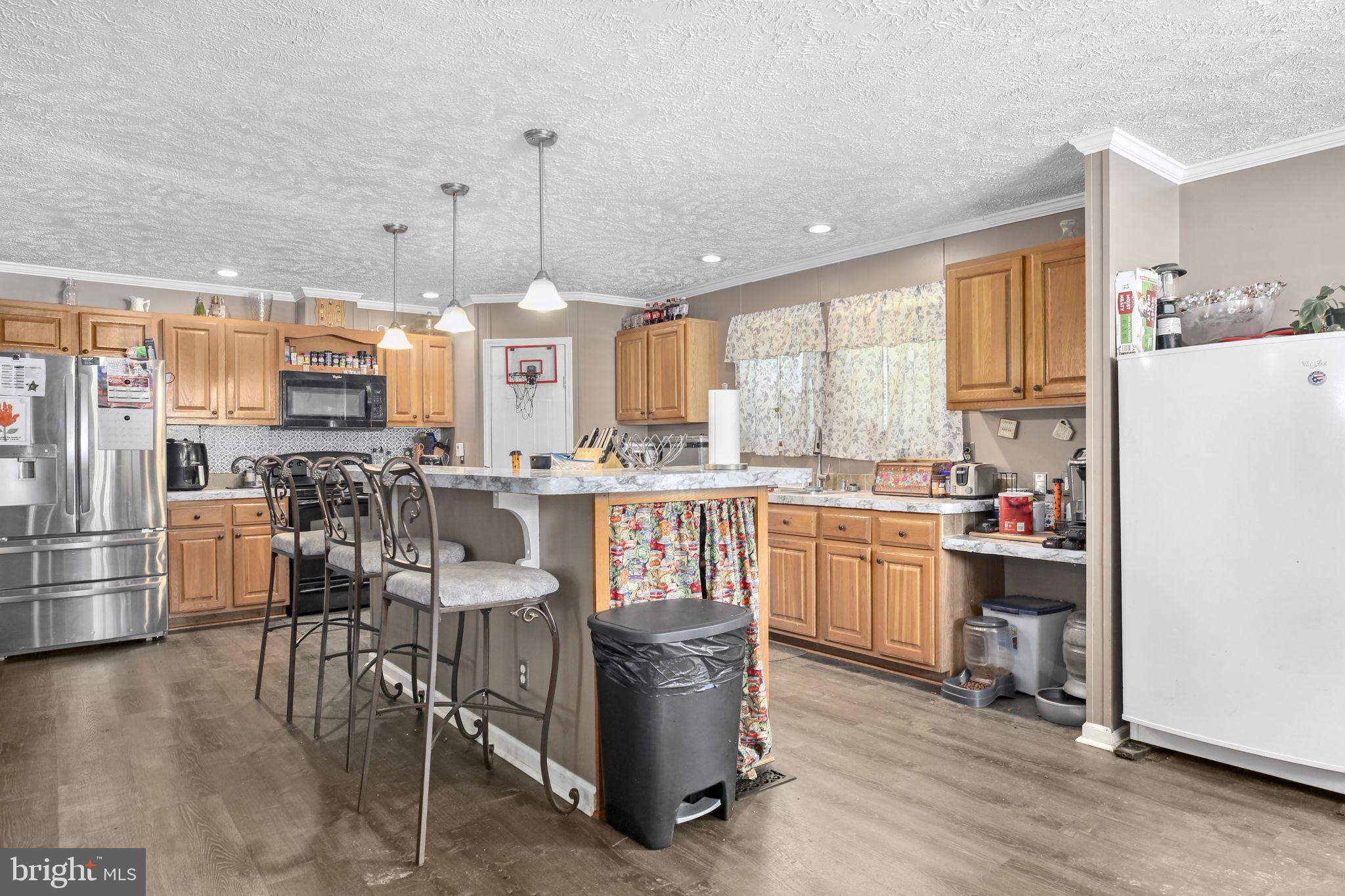 4253 Rolling Hills Dr