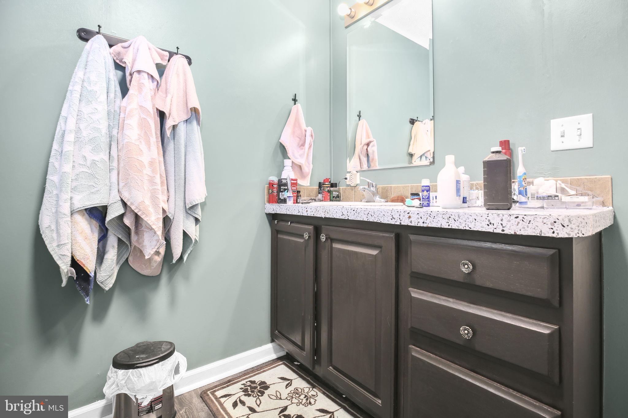 4253 Rolling Hills Dr