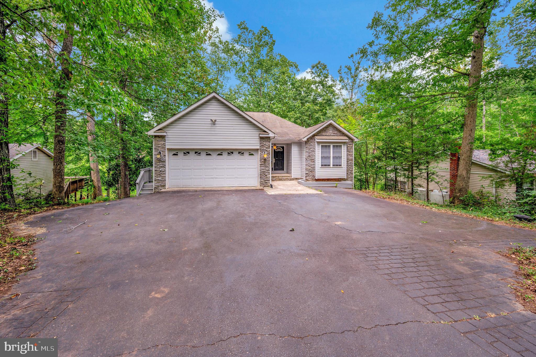 1115 Eastover Pkwy