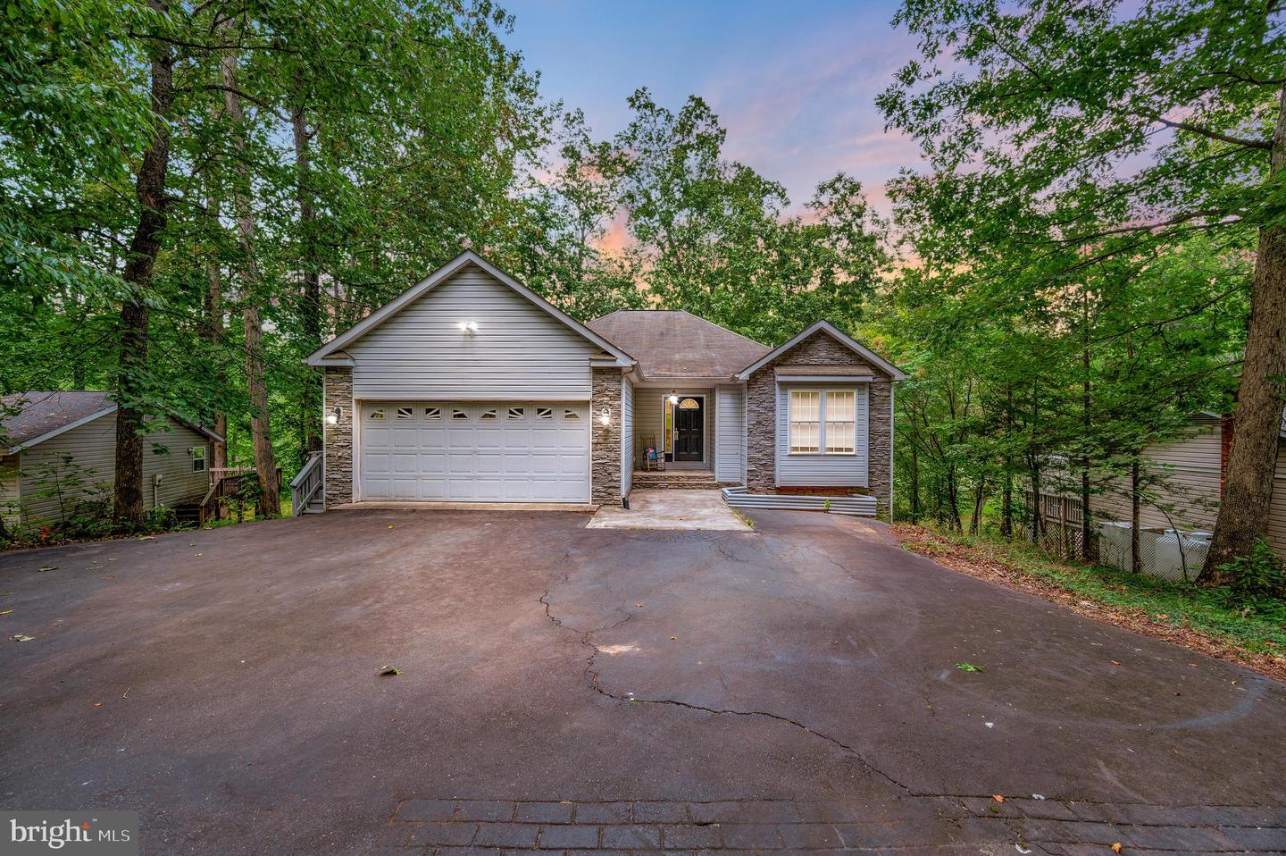 1115 Eastover Pkwy